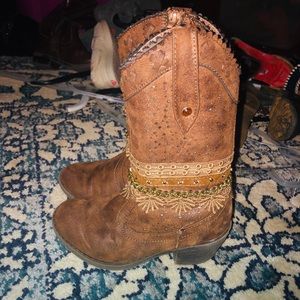 Girls boots size 11c